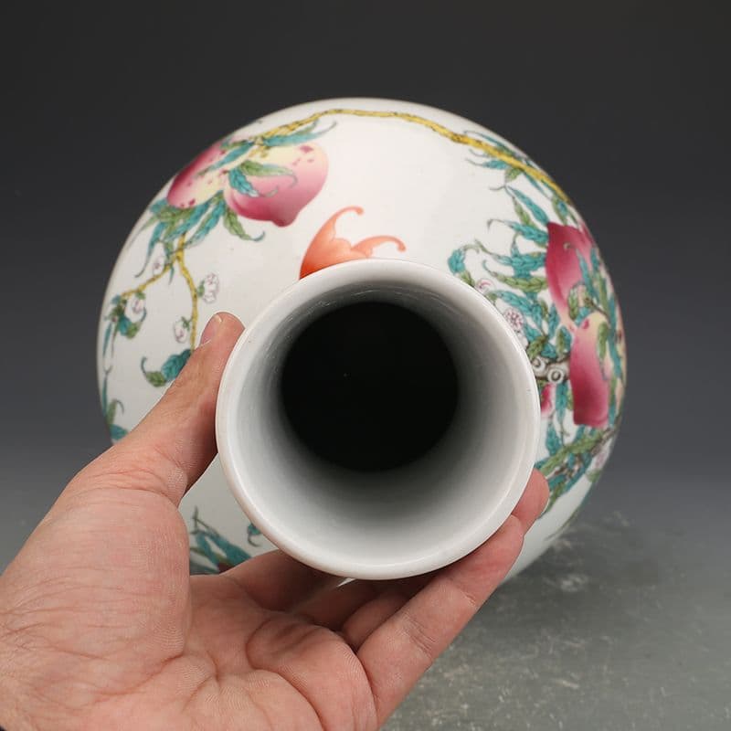 清乾隆粉彩福寿九桃天球瓶 景徳鎮 陶磁器 装飾品 現代