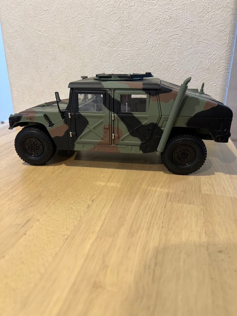 ミリタリ　ハマー　コマンド　1／18スケール　Thunder trac