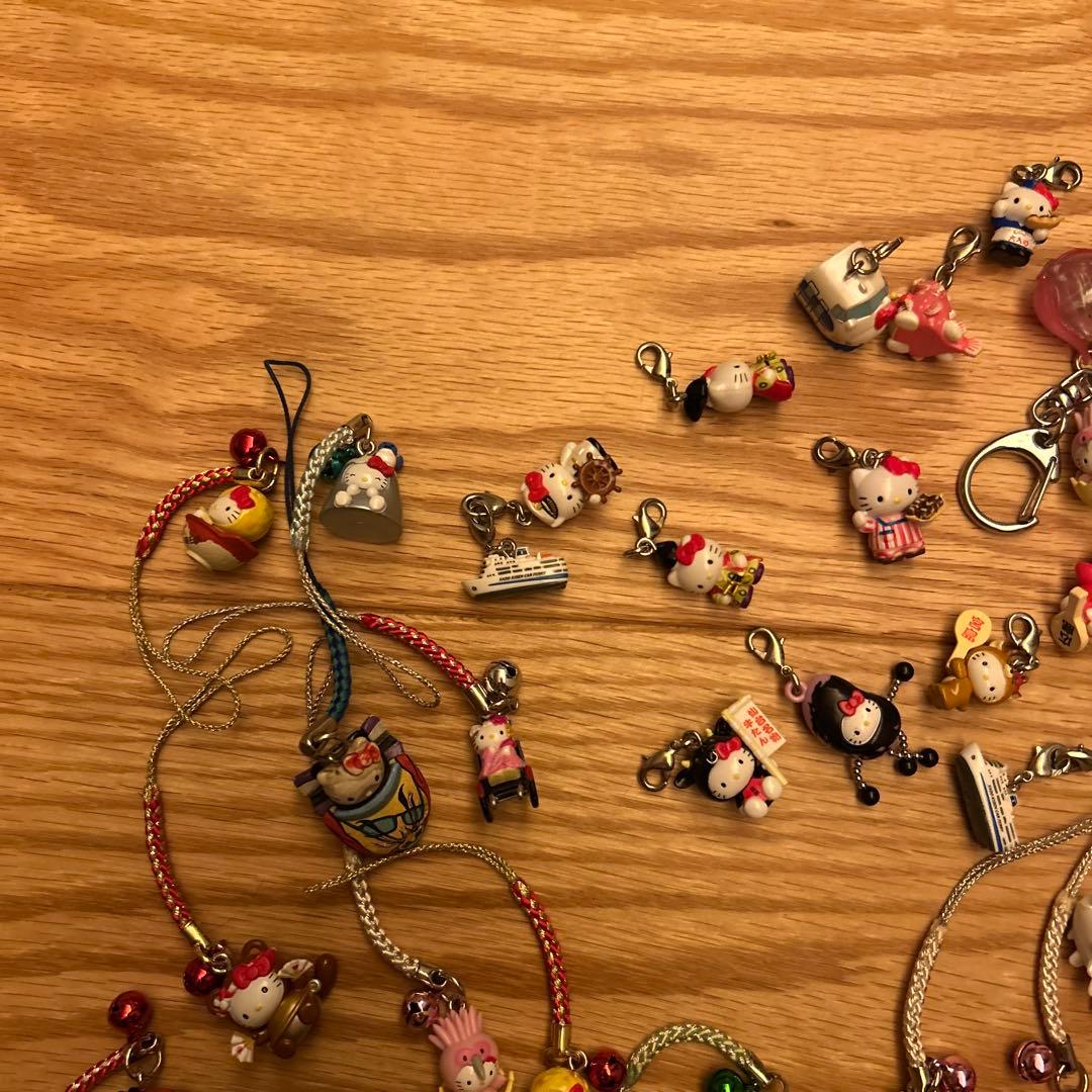 ご当地キティまとめうり70個 キーホルダー キーチェーン