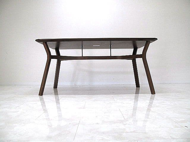 フクラ 「カフル」ウォールナット材ダイニングテーブル W160cm　約48万