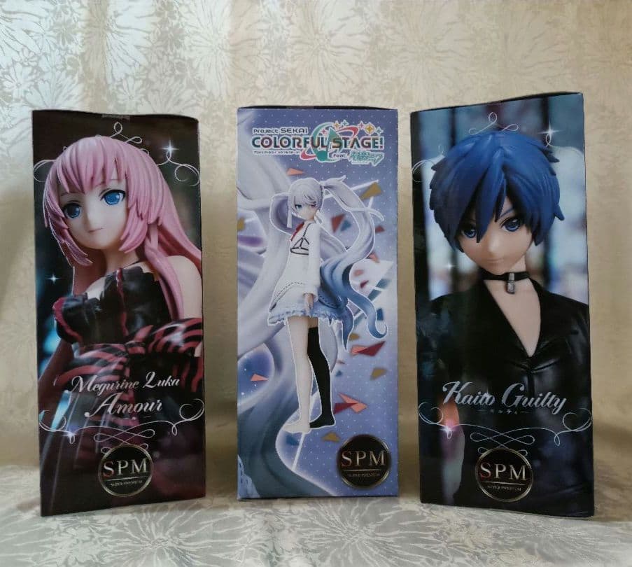 初音ミク　誰もいないセカイの初音ミク　カイト　巡音ルカ　フィギュア