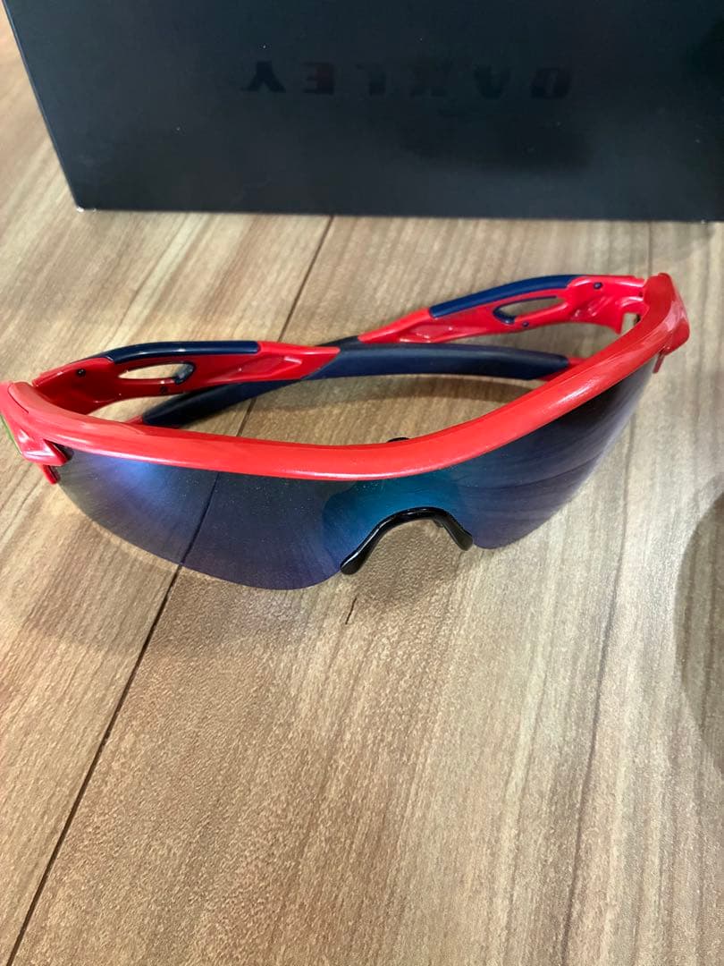 《限定品》OAKLEY サングラス 広島カープモデル
