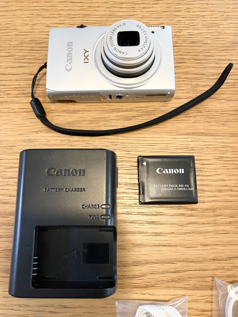 Canon キャノン IXY 220F コンパクトデジタルカメラ ジャンク品