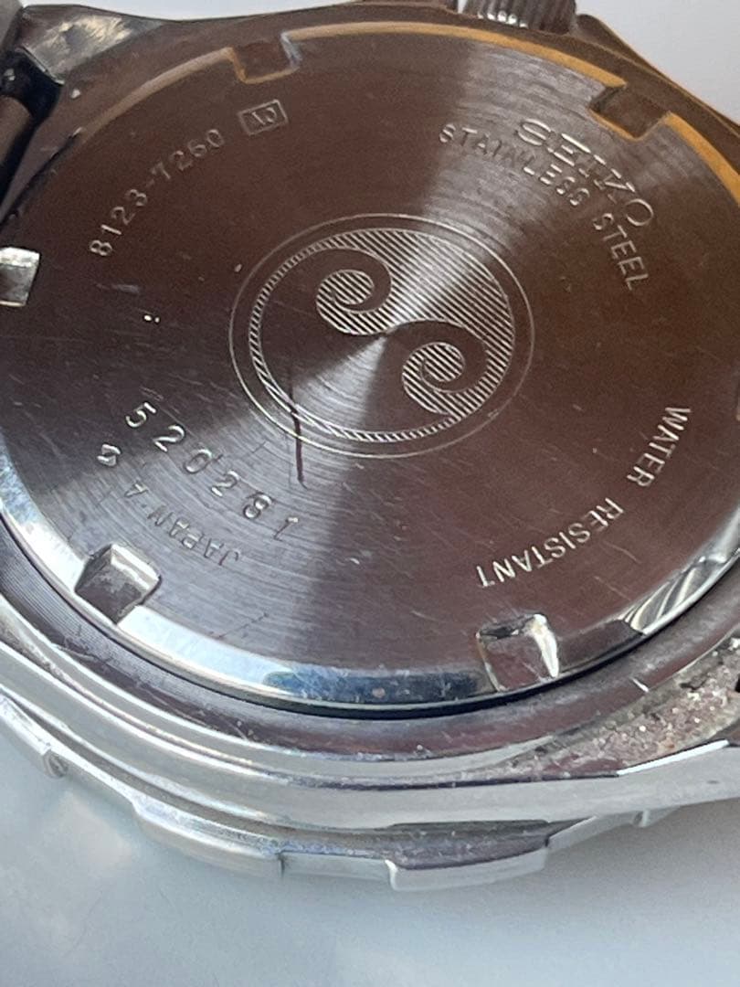 seiko 腕時計　8123-7250 新品電池　稼働品