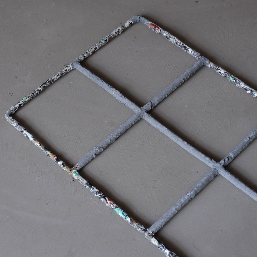 ペンキのついた鉄格子　壁掛け オブジェ アート 美術 芸術 ヴィンテージ 古道具