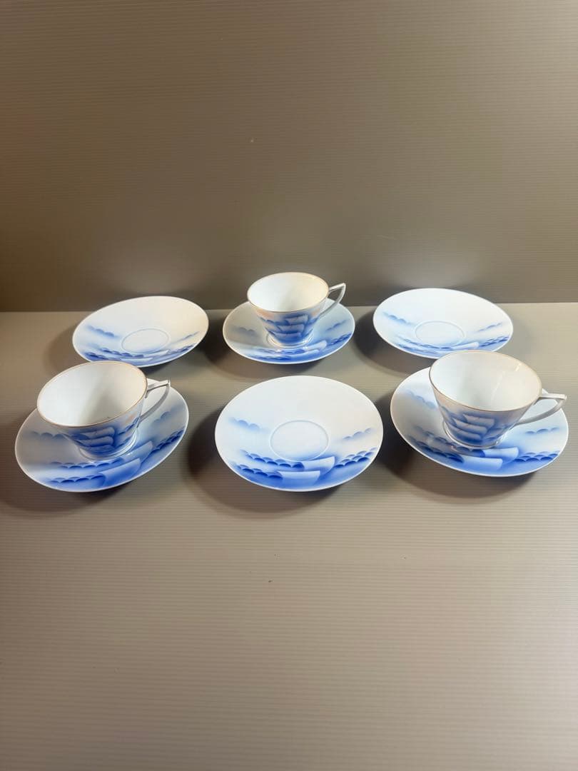 1539 深川製磁　カップ3&ソーサー6  時代物 1539 深川製磁 カップ3&ソーサー6 時代物 - メルカリ