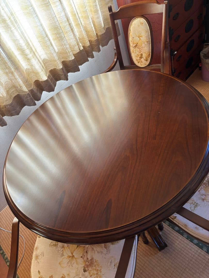 テーブルのみ‼️カリモク円形ダイニングテーブル　コロニアルウォールナット色