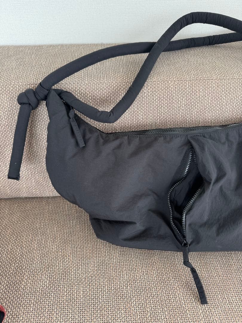 OLEND Mila Bag ブラックショルダーバッグ