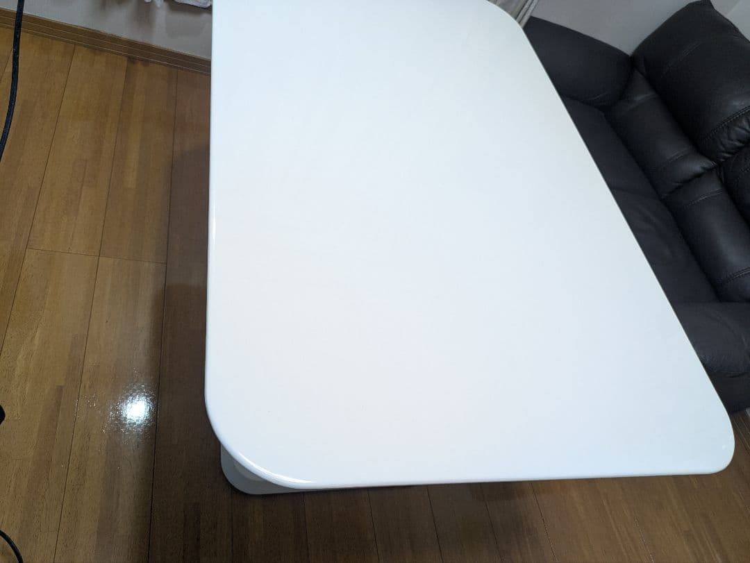 ニトリ！高さ調整可能なホワイトダイニングテーブル鏡面