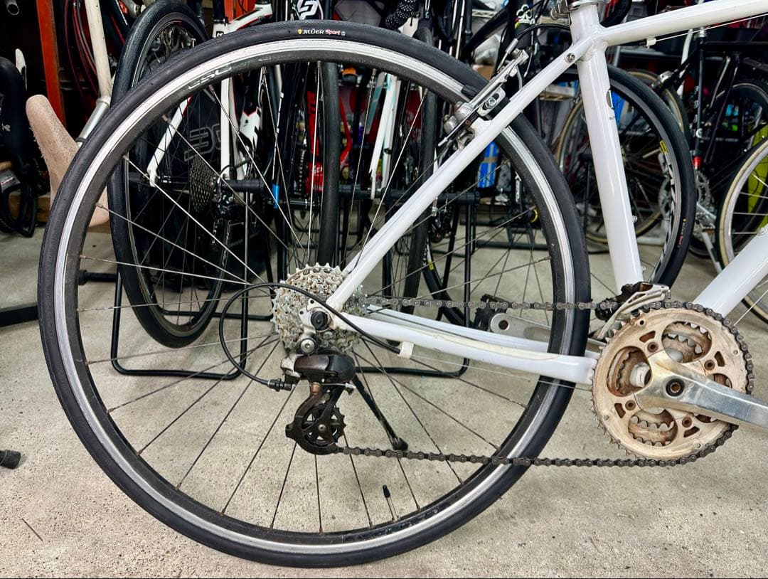 エスケープR3 基本分解発送送料無料！近県の方完成車直接配送等ご相談ください！