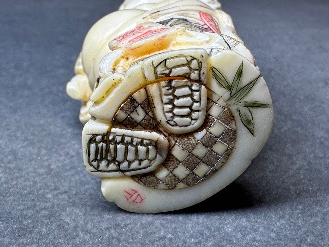 極上 根付 天然素材 アンティーク 和彫 置物 骨董 飾り物 古美術品 置物