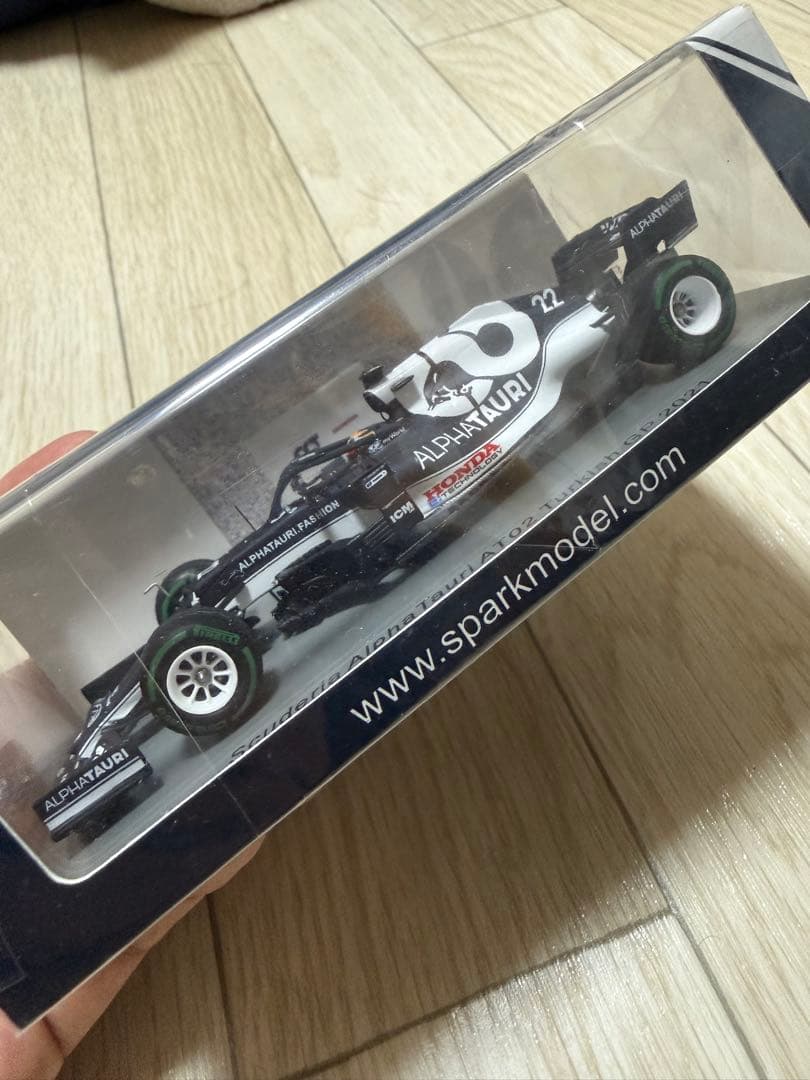 1/43スパーク アルファタウリ AT02角田 裕毅