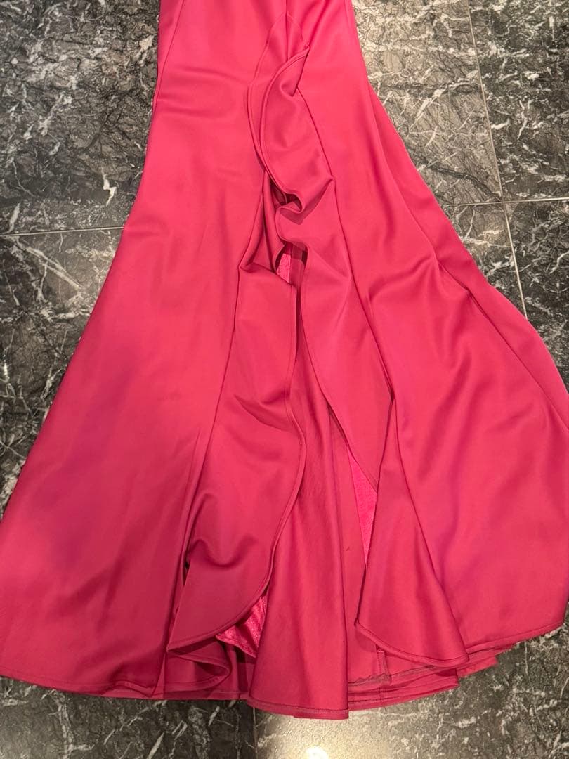 キャバクラ　ロングドレス　IRUMA 濃いピンク　ビビッドピンク　バースデー