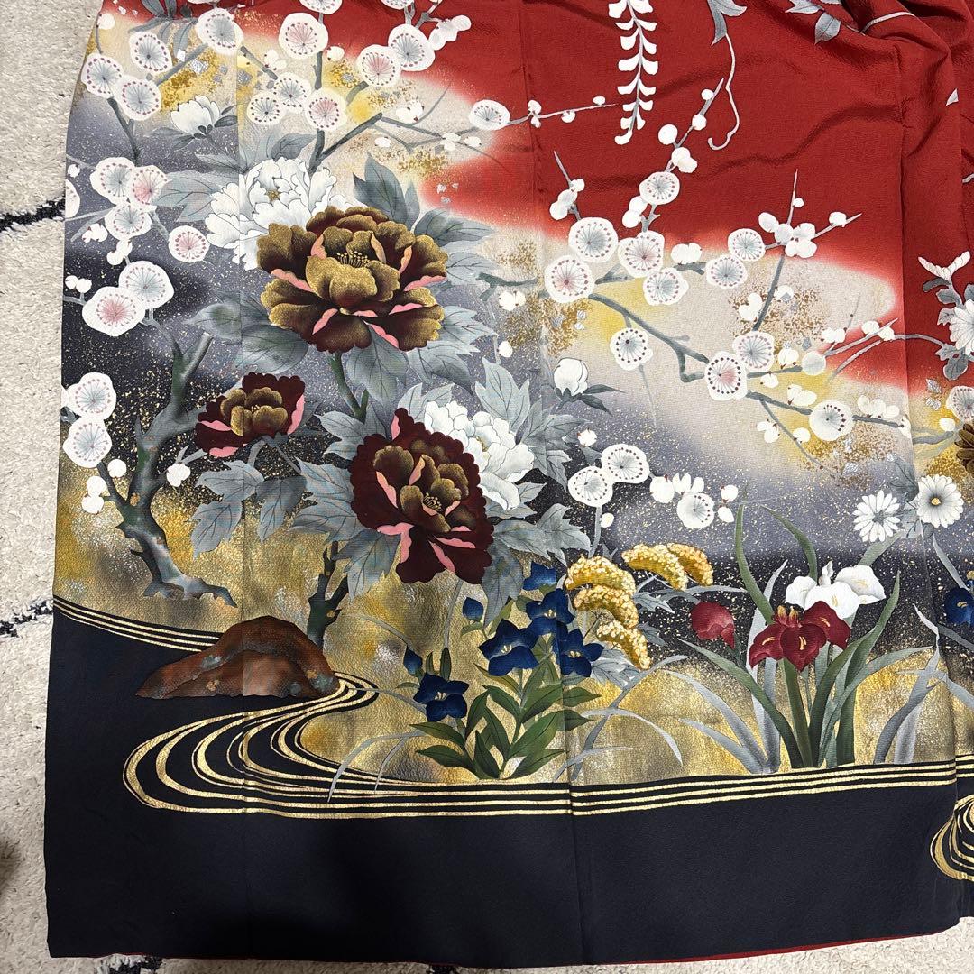 振袖 赤黒金牡丹【Lサイズ相当】古典 絞り】赤地に牡丹や菊が咲き誇る