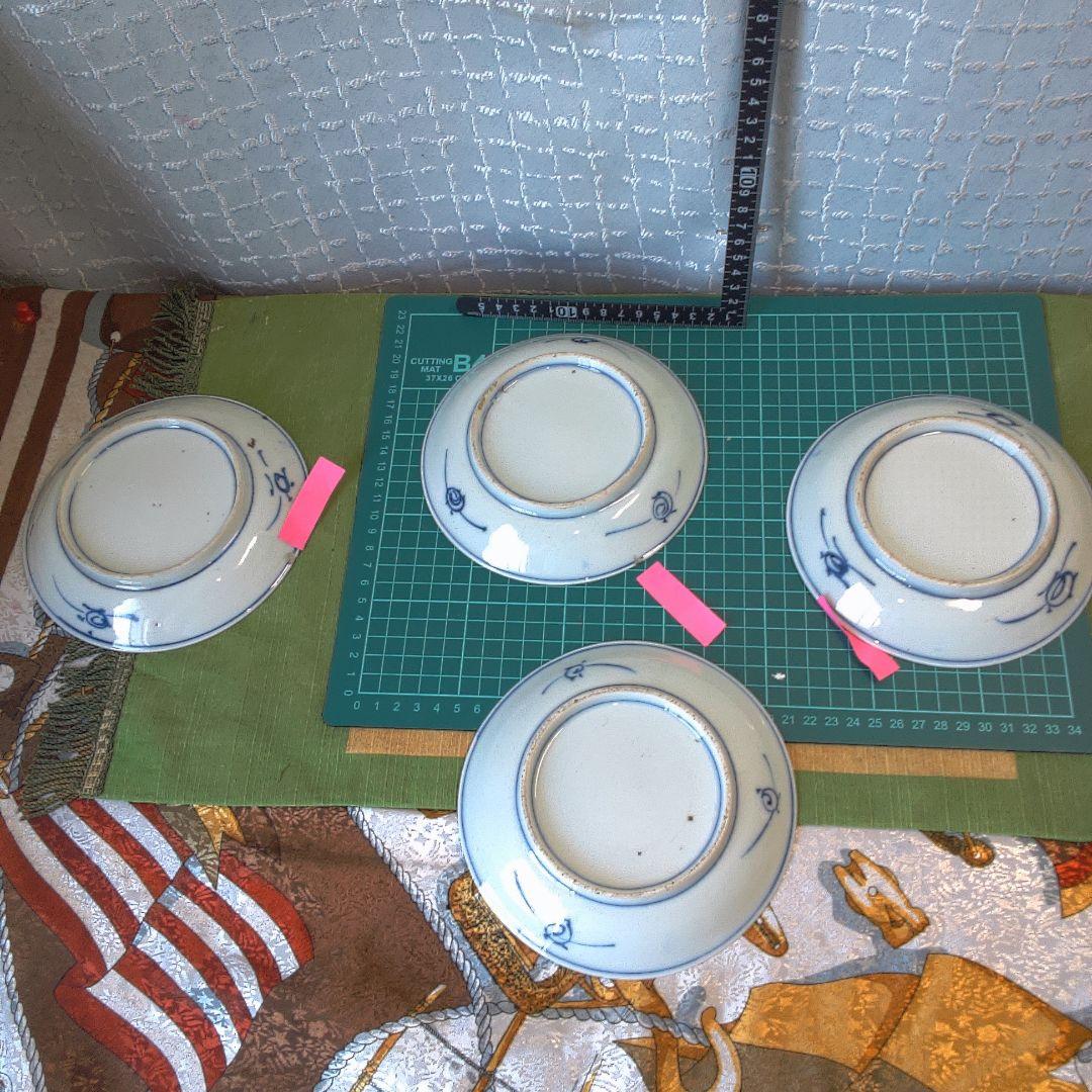 青白い花柄皿 4枚セット 中古 欠けありますニュー
