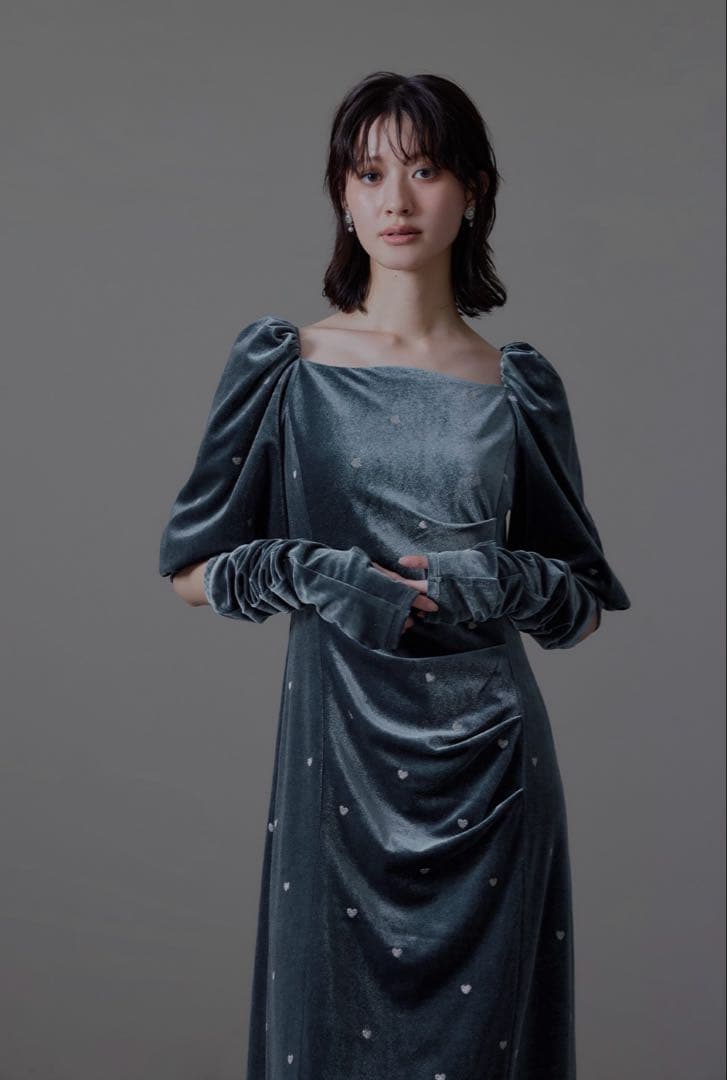 最終値下げ　[一度のみ着用］ベロアドレス　パーティー・オケージョン　ブルー