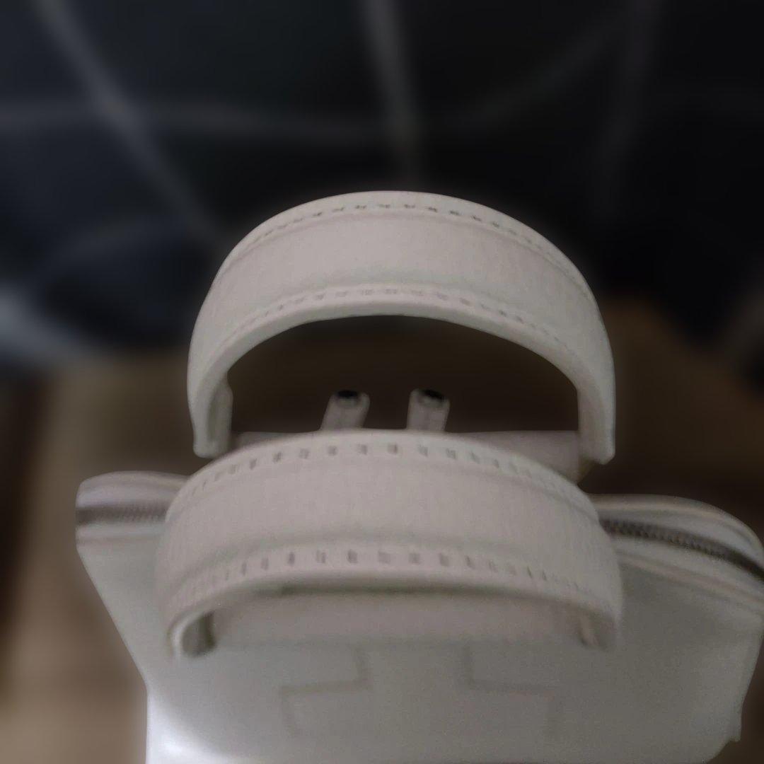 【極美品】IACUCCI ギブリ S　ハンドバッグ 希少カラー　ホワイト