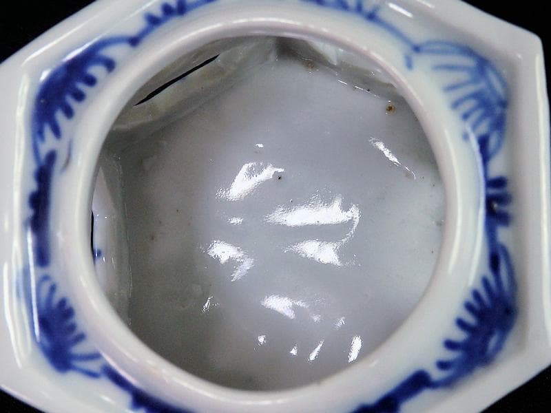 古伊万里　七宝紋透かし　六角大振盃台　ウランガラス付き　E473AS-fblk