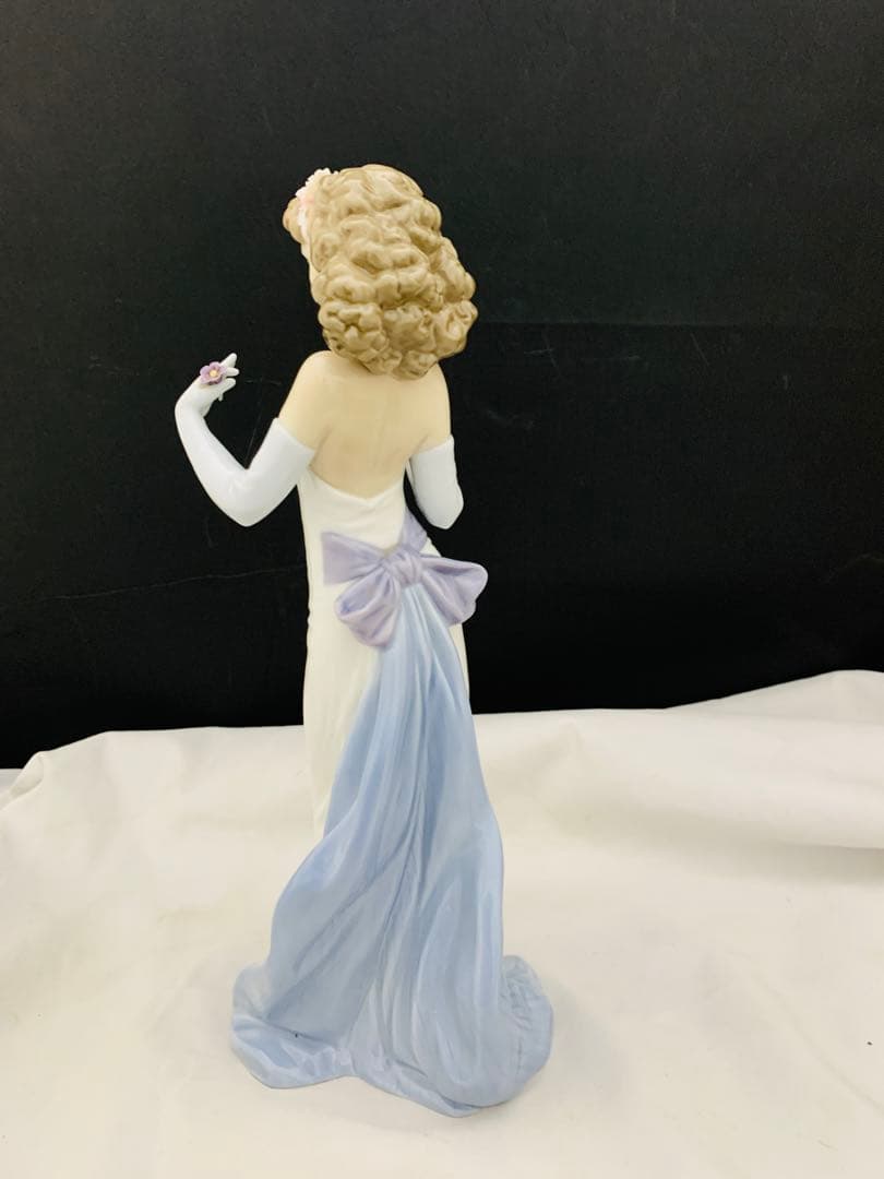 LLADRO 女性　花　置物　飾物