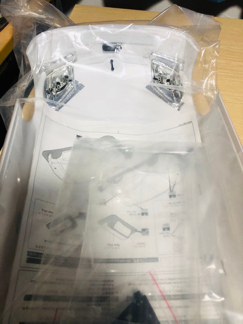 トヨタ プリウス 1/10 TOM'S ラジコンボディ