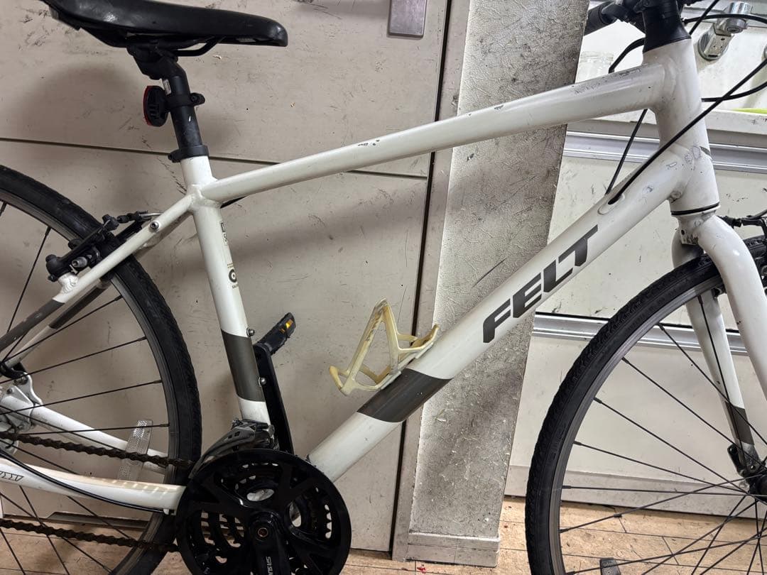 FELT VERZA speedクロスバイク ホワイト