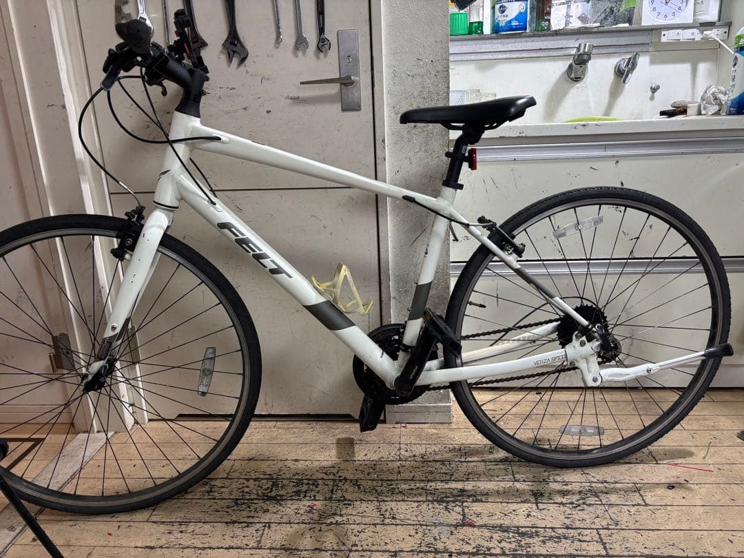 FELT VERZA speedクロスバイク ホワイト
