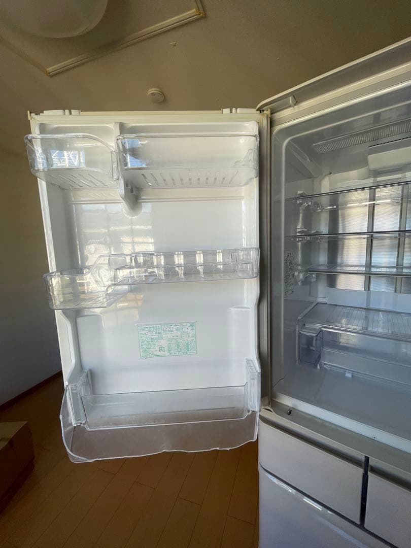 SHARP ホワイト 4ドア冷蔵庫 上部冷却方式　値下げしました⭐︎