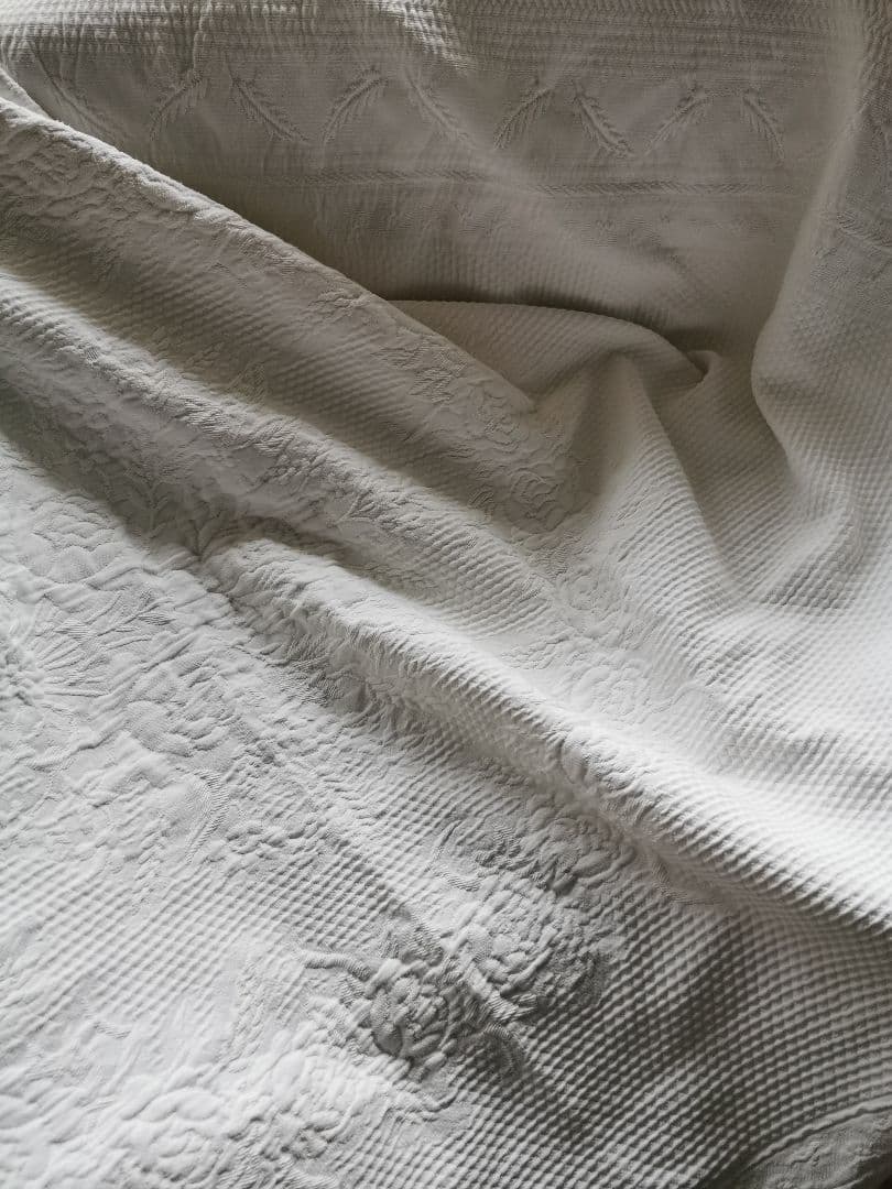 アンティークピケドプロヴァンス 超大判スカラップキルト薔薇＆麦