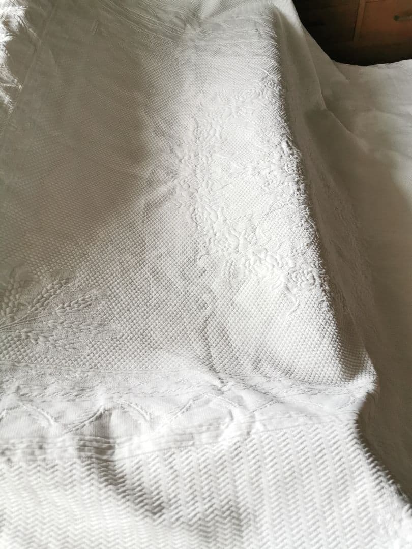 アンティークピケドプロヴァンス 超大判スカラップキルト薔薇＆麦