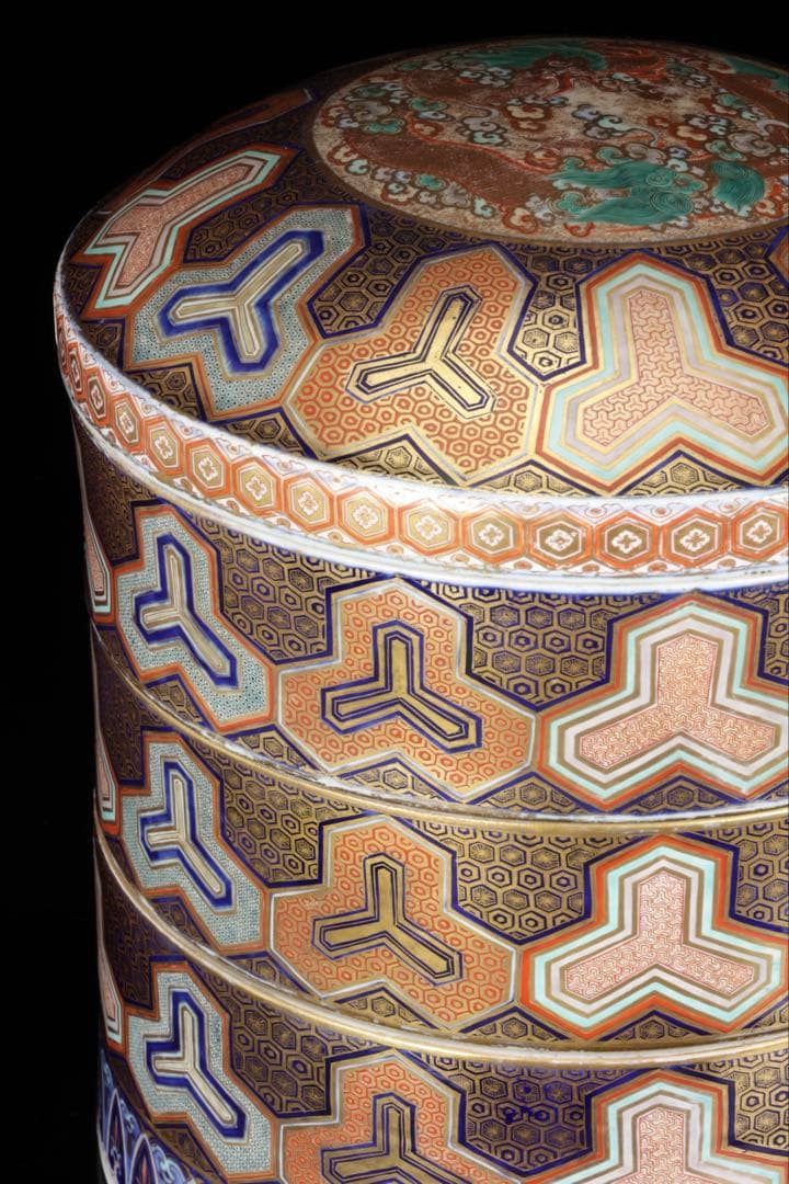 希少古伊万里】金襴手龍文様三段重 重箱 豪華絢爛色絵金彩細工