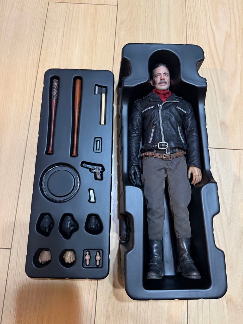 THE WALKING DEAD ニーガン1/6スケールフィギュアスリーゼロ