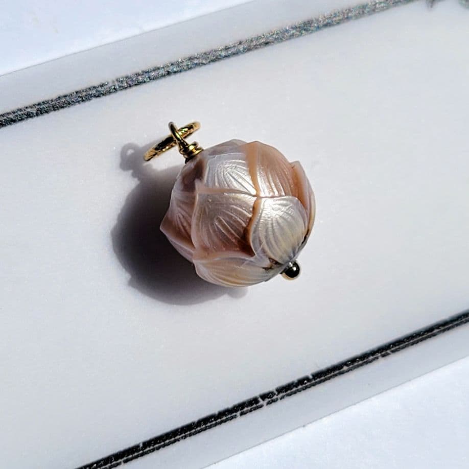 mari53 ♦︎14kgfドラゴンスケールカービングペンダントトップ mari53