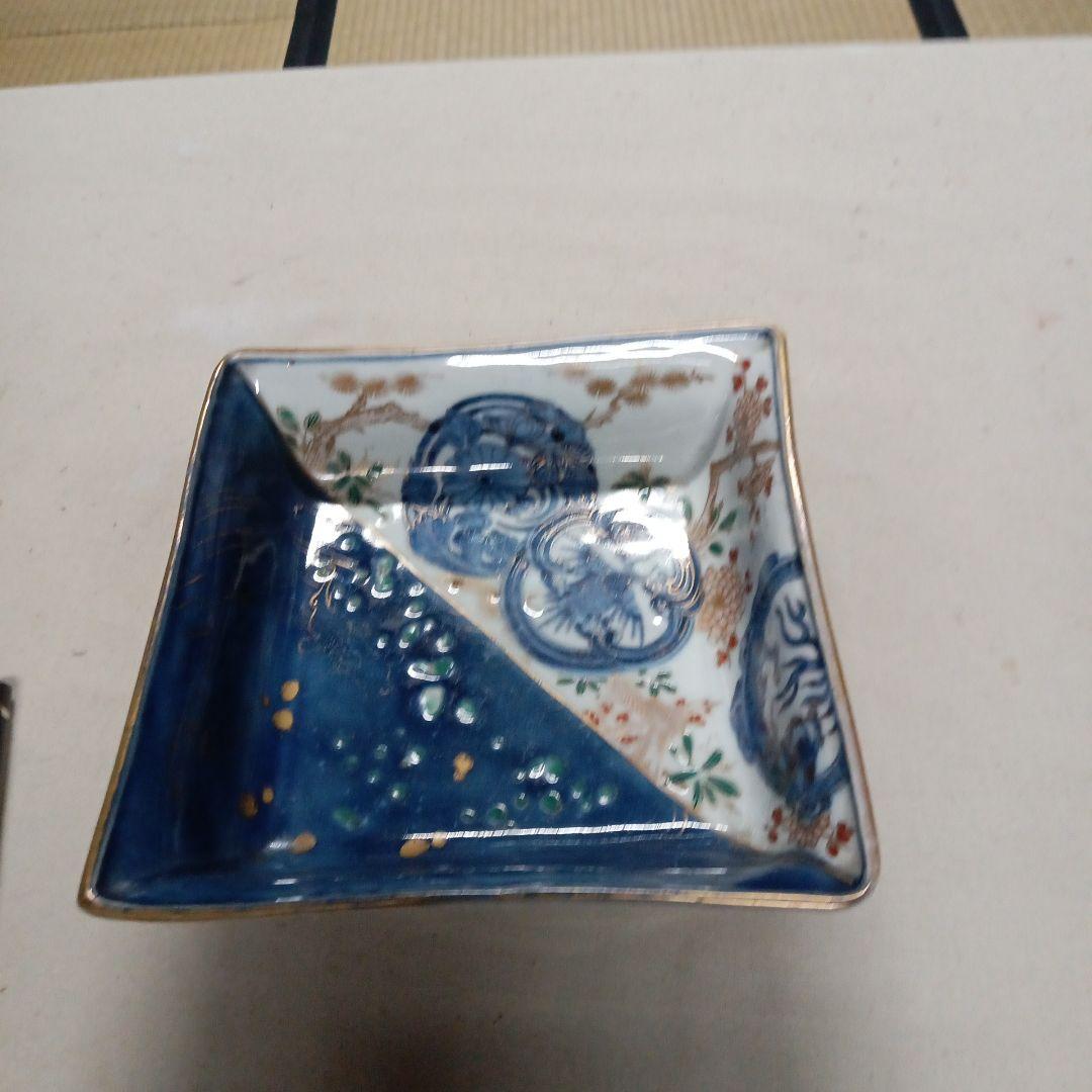 青と白の陶器皿 古伊万里写し 図変わり 深皿 四方皿 窯