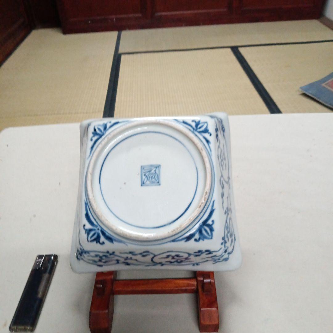 青と白の陶器皿　古伊万里写し　図変わり　深皿　四方皿　窯疵完品　渦福　明治期