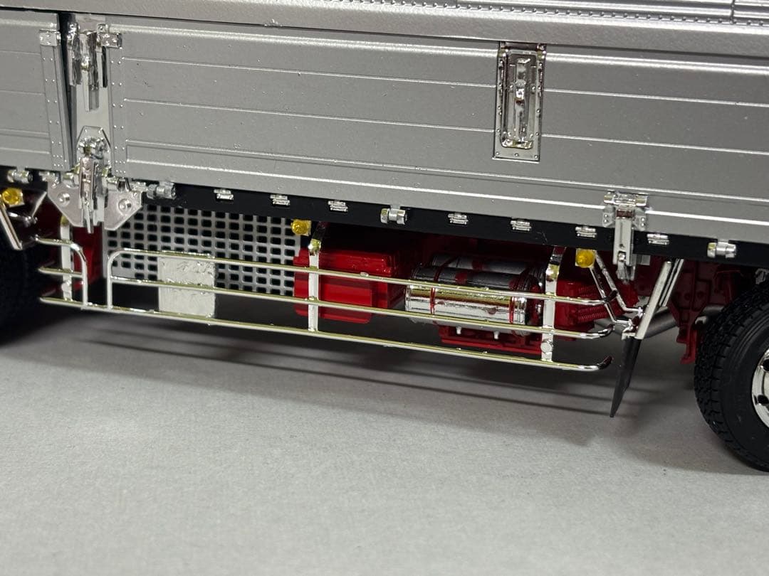 週末限定値下げ！1/32デコトラプラモデル スーパーグレート4軸低床冷凍