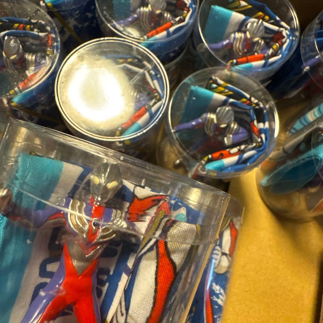 希少⭐︎ウルトラマンダイナ　ハンカチ＆ミニフィギュア 28個　まとめ売り