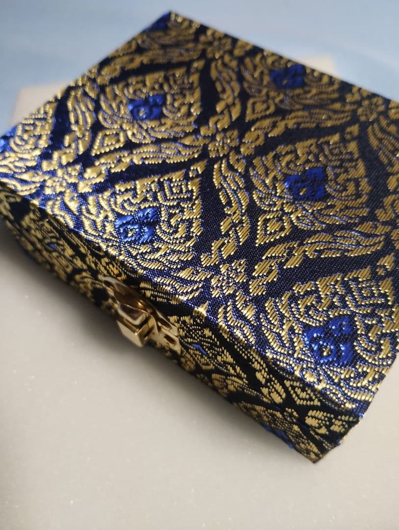 プラクルアン 精霊信仰 ミャンマー霊能力者の女性精霊お守り 人縁 恋愛