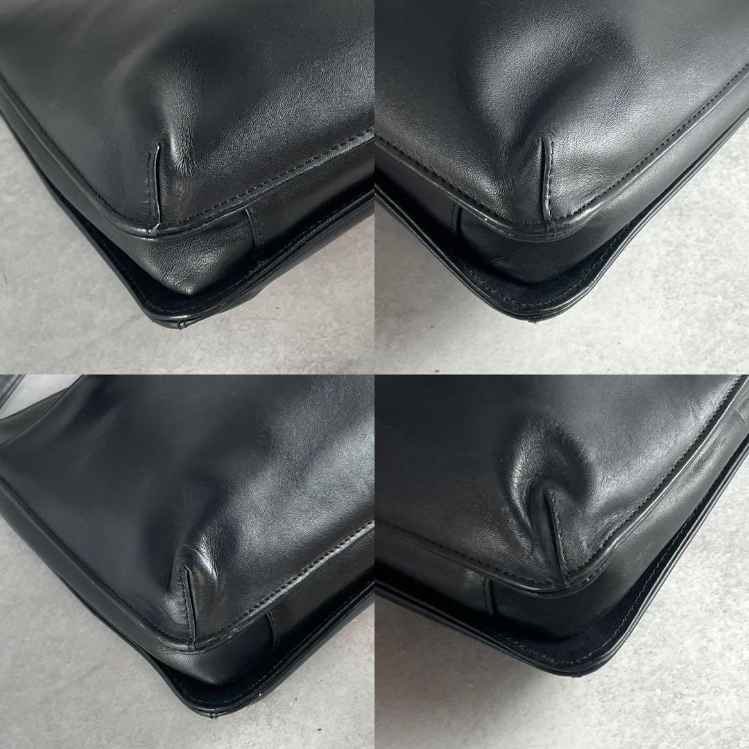 美品 ジバンシー ショルダーバッグ ロゴ金具 オールレザー フラップ ブラック