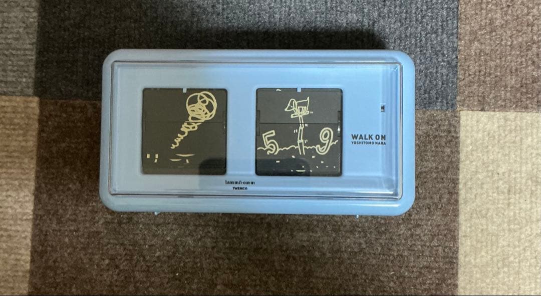 奈良美智 パタパタクロック WALK ON ブルー ラムフロム