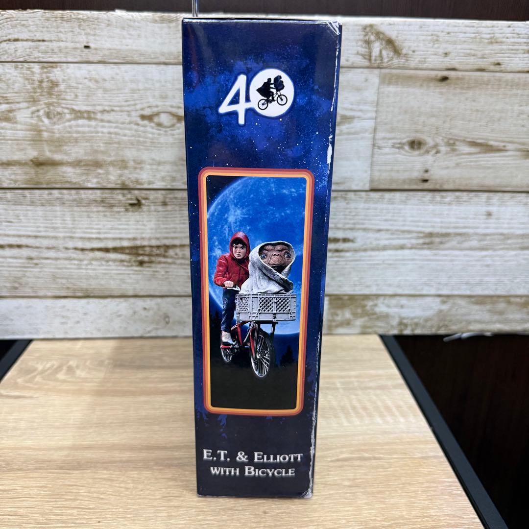 E.T. & Elliott with Bicycle フィギュア