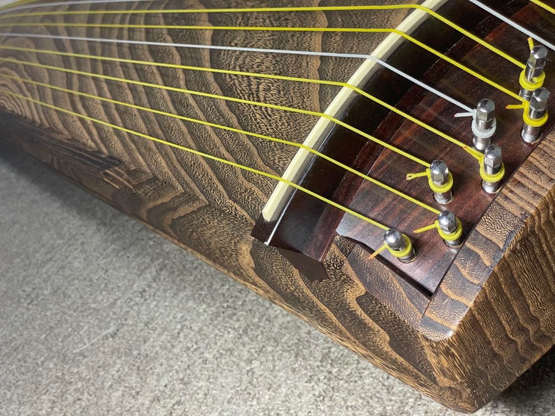 十七絃筝 紅木巻き、専用ケース付き，十七弦柱（大），十七