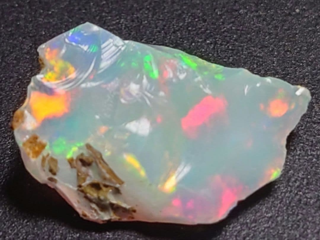 プレシャスオパール 原石 多色 ジュエリー グレード エチオピア 鉱物