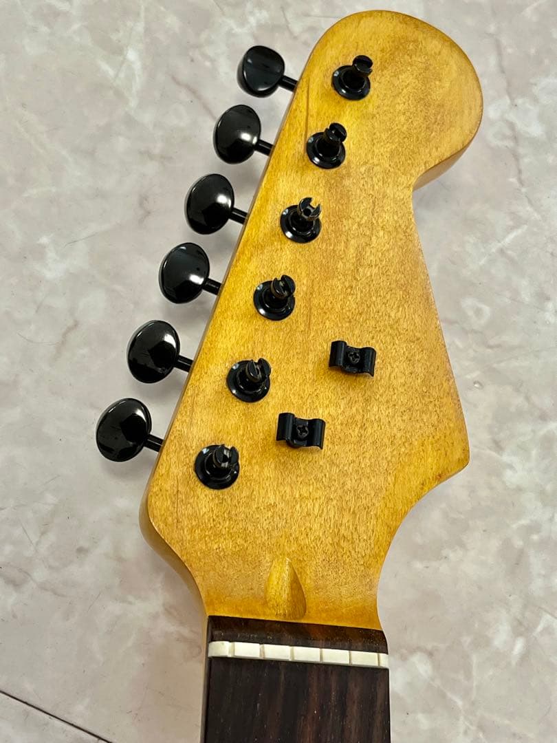 ストラトキャスタータイプレフティ改造【右利き用】