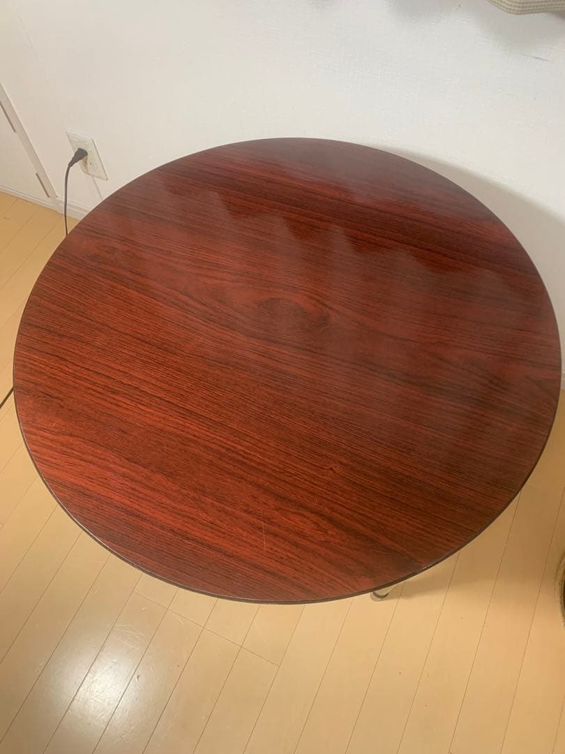 ラウンドテーブル　ダークブラウン 円形ダイニングテーブル　アンティーク