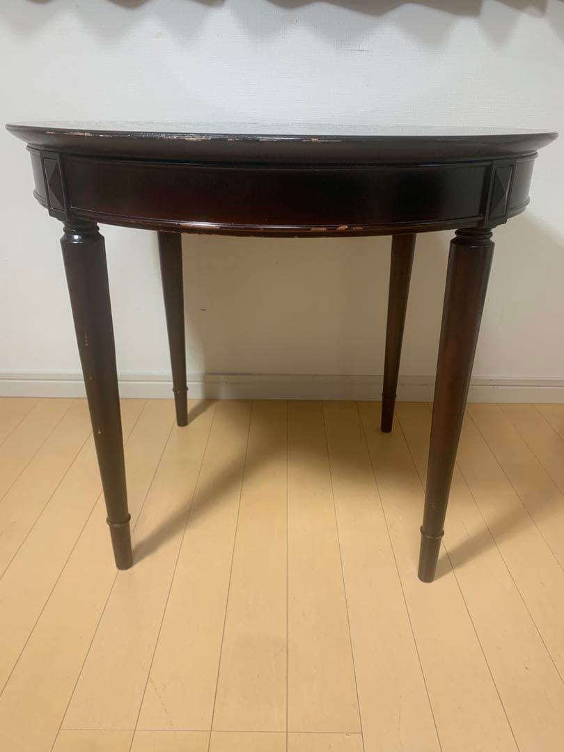 ラウンドテーブル　ダークブラウン 円形ダイニングテーブル　アンティーク