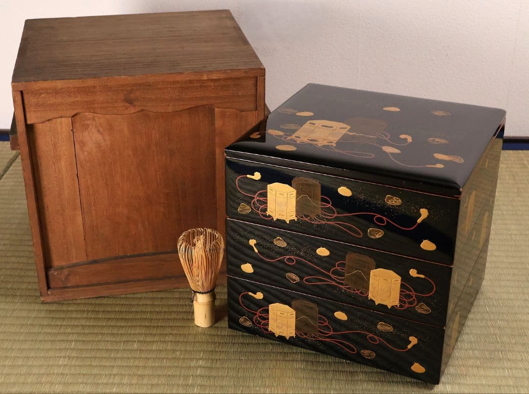 木製漆器 貝桶 金蒔絵 三段 重箱 黒塗 朱塗 梨地 雛 漆芸【MA745】 木製漆器 貝桶 金蒔絵 三段 重箱 黒塗 朱塗 梨地 雛 漆