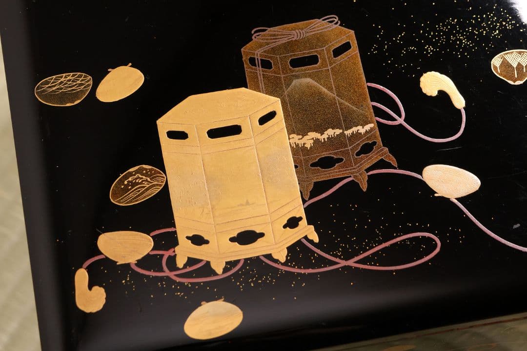 木製漆器 貝桶 金蒔絵 三段 重箱 黒塗 朱塗 梨地 雛 漆