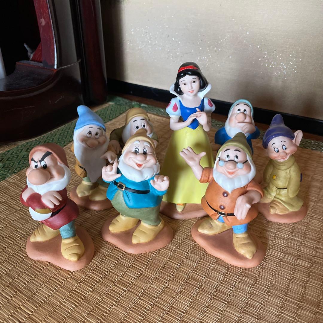 希少品】白雪姫と7人のこびと 置物 - メルカリ