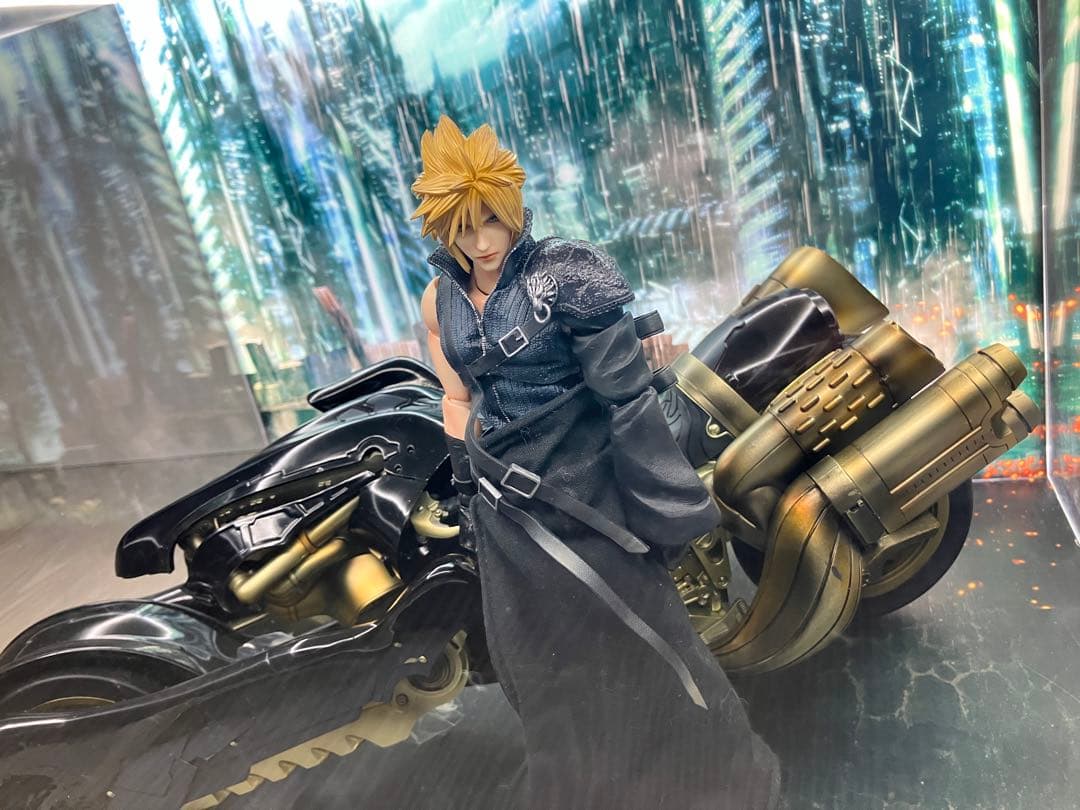 海外製アクリルケース　中古　プレイアーツ改　FFⅦAC