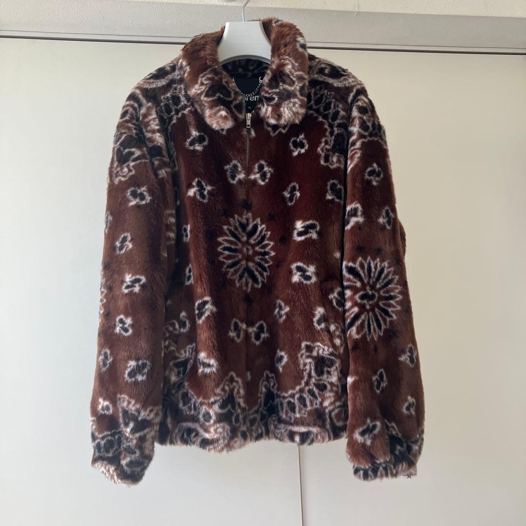 Supreme フェイクファーバンダナ柄ボンバージャケット - メルカリ